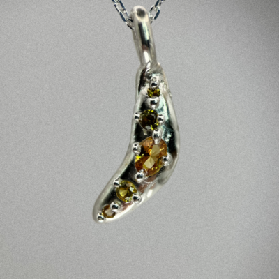 MAMSIR - Saging (Banana) pendant