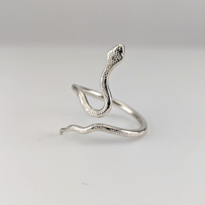 Georgina Dunn Jewellery - Snake ring with short tail and texture - small
